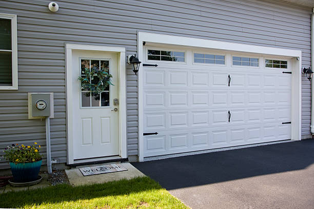 24/7 Emergency Garage Door Panel Replacement experts in Almont, MI